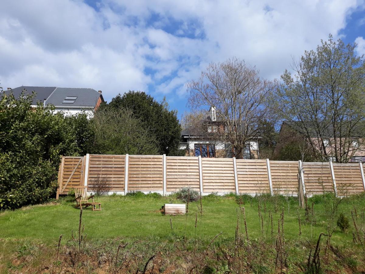 Maison et vélos à Godinne dans la Vallée de la Meuse Exterior foto