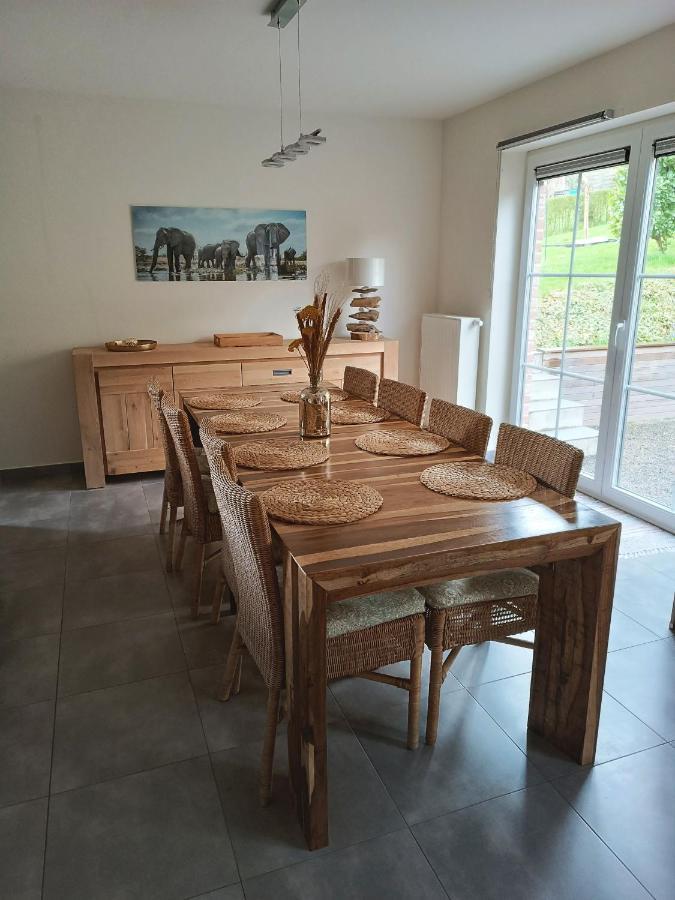 Maison et vélos à Godinne dans la Vallée de la Meuse Exterior foto